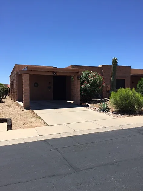 1517 W Via Del Jarrito