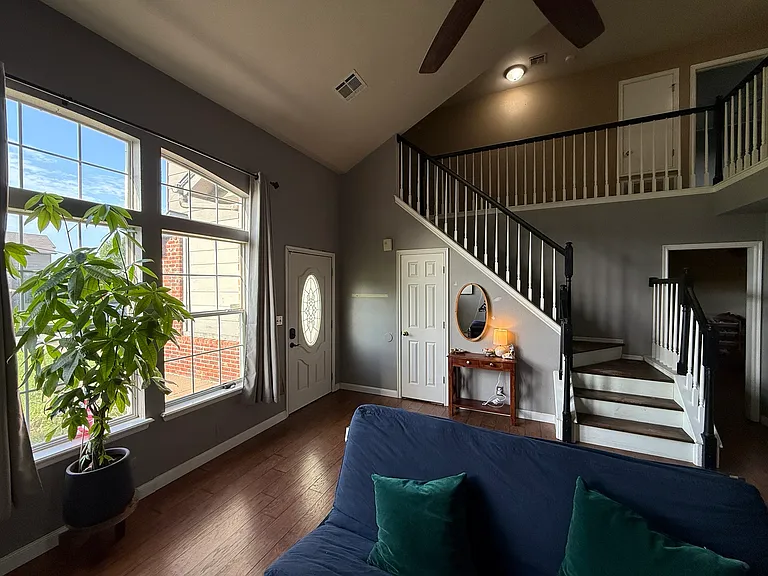 1405 W San Antonio St — Photo 2