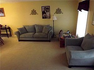 5th image of 6 Hutton Cir