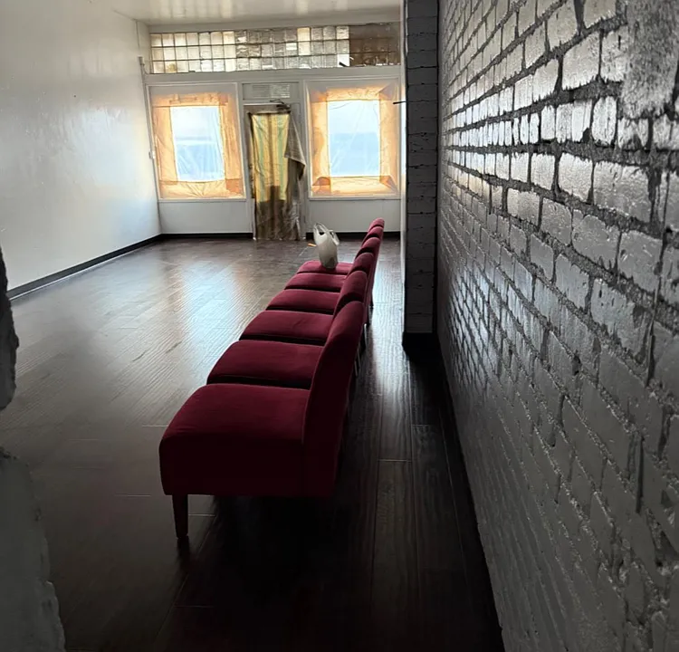 407 1/2 Center St #1