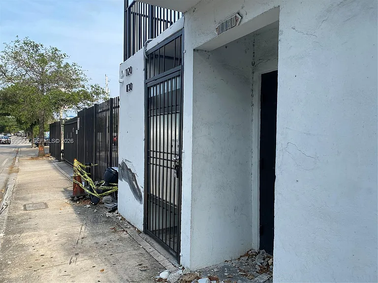 1130 NW 62nd St #15 — Photo 5