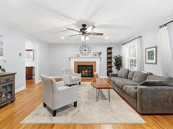 4th image of 1220 Abingdon Way
