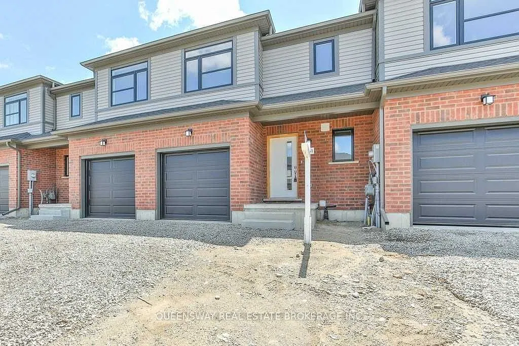3 bed, $2,600 — Photo 2