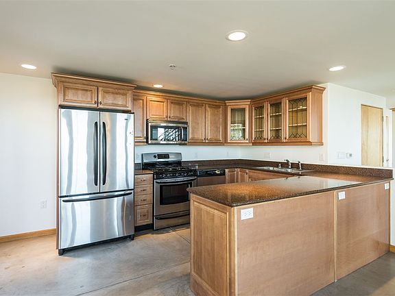 3rd image of 1012 Marquez Pl #102