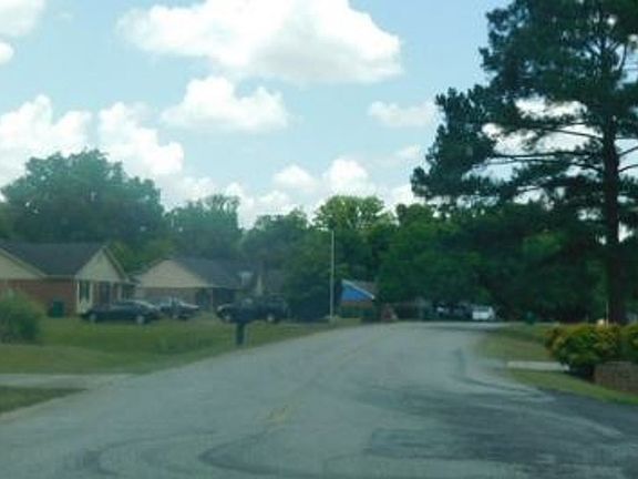 Exterior Neighborhood (street photo)