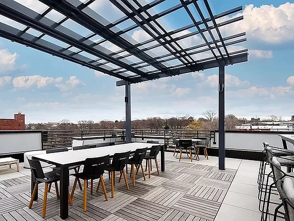 1st image of 176 Woodward Ave #453