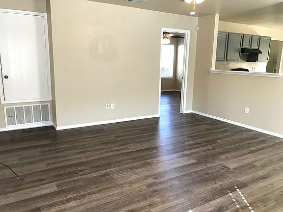 4th image of 1864 Wickham Dr