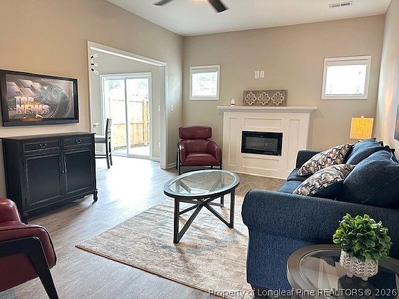 5th image of 910 Kingscote Dr