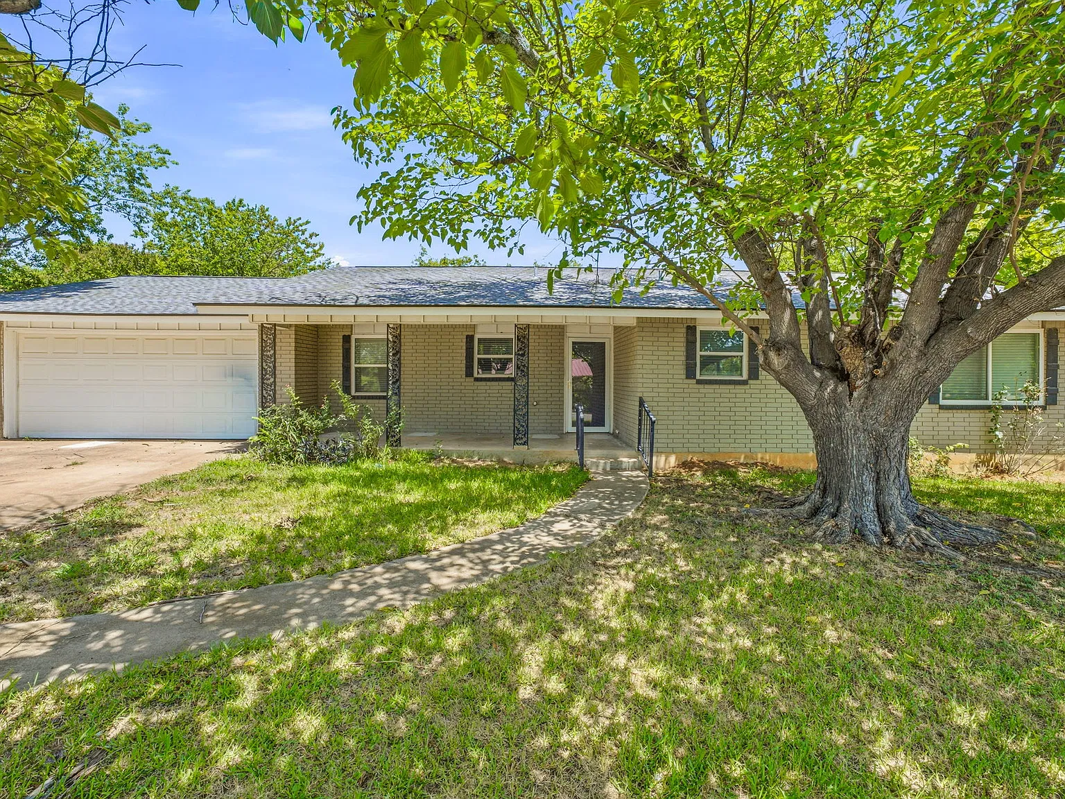 3 bed, 1520 sqft, $1,800 — Photo 2