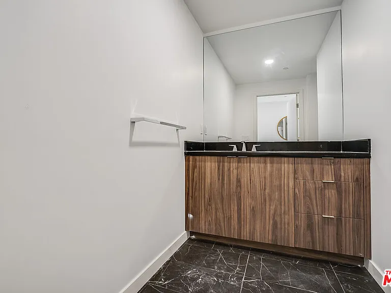 1021 S Shenandoah St #501 — Photo 17
