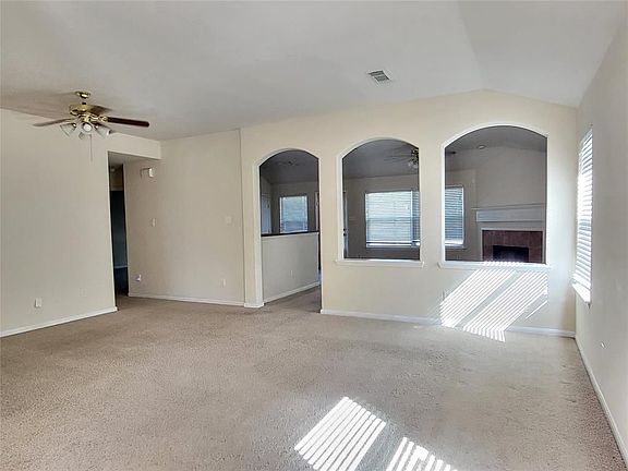 4th image of 9518 Glendown Ln