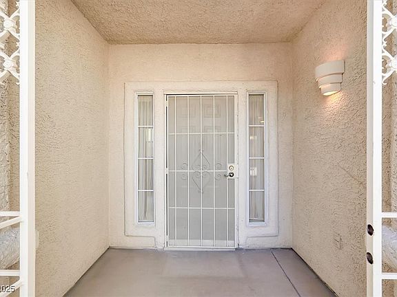 4th image of 3015 Extravagant Ave