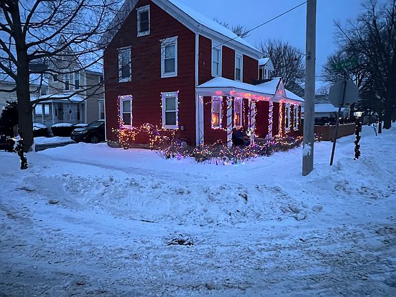 3rd image of 101 Monroe St