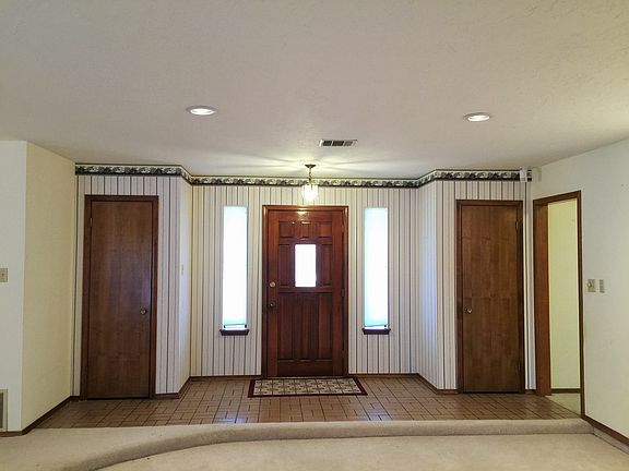 3rd image of 1136 NW 75th St