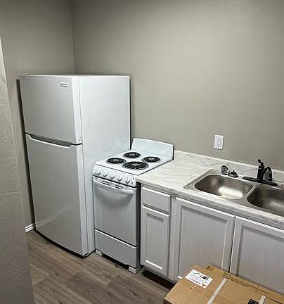 2nd image of 202 N Mississippi St #1