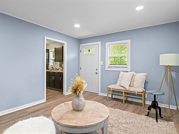 5th image of 2317 N Centennial St