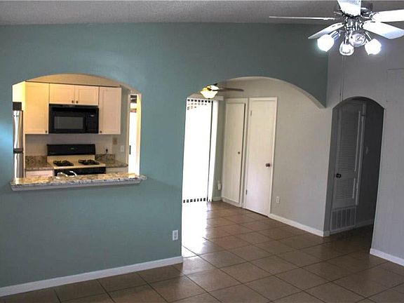 4th image of 9906 Randall Dr #A