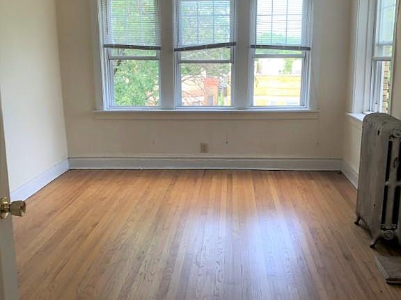 3rd image of 2457 W Gunnison St #75-3