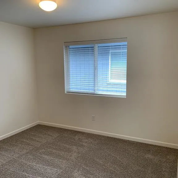 231 NW 3rd St #3 — Photo 9