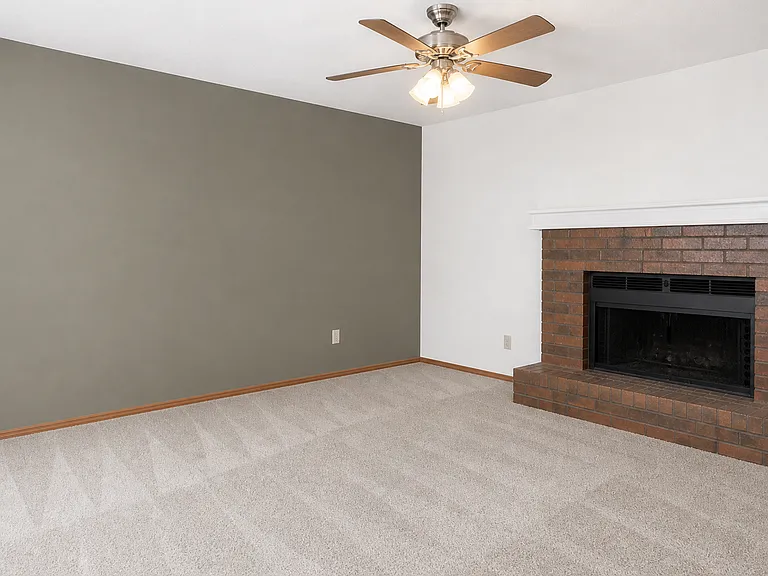 Willow Creek Apartments — Photo 19