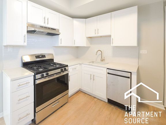 3rd image of 1950 W Winona St #3