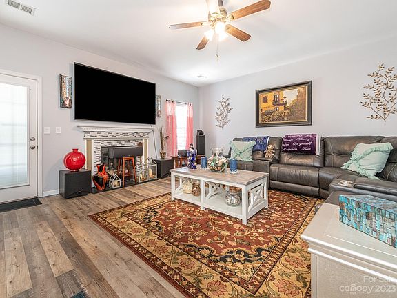 2nd image of 3617 Luton Ct