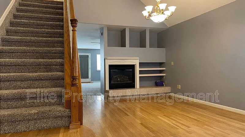 3 bed, 3.5 bath, 2687 sqft, $1,900 — Photo 4