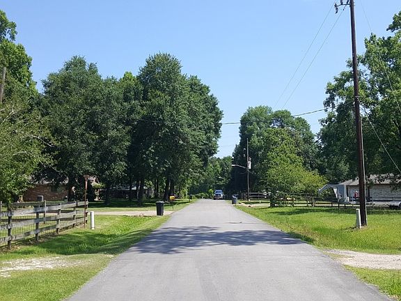 5th image of 33702 Hillside Dr