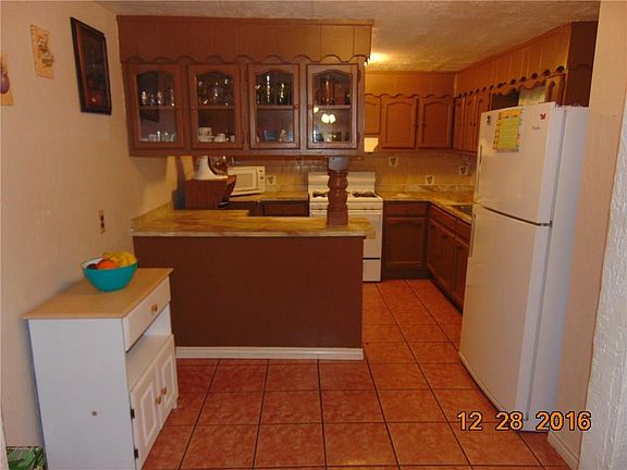 3rd image of 12201 Heritage Way