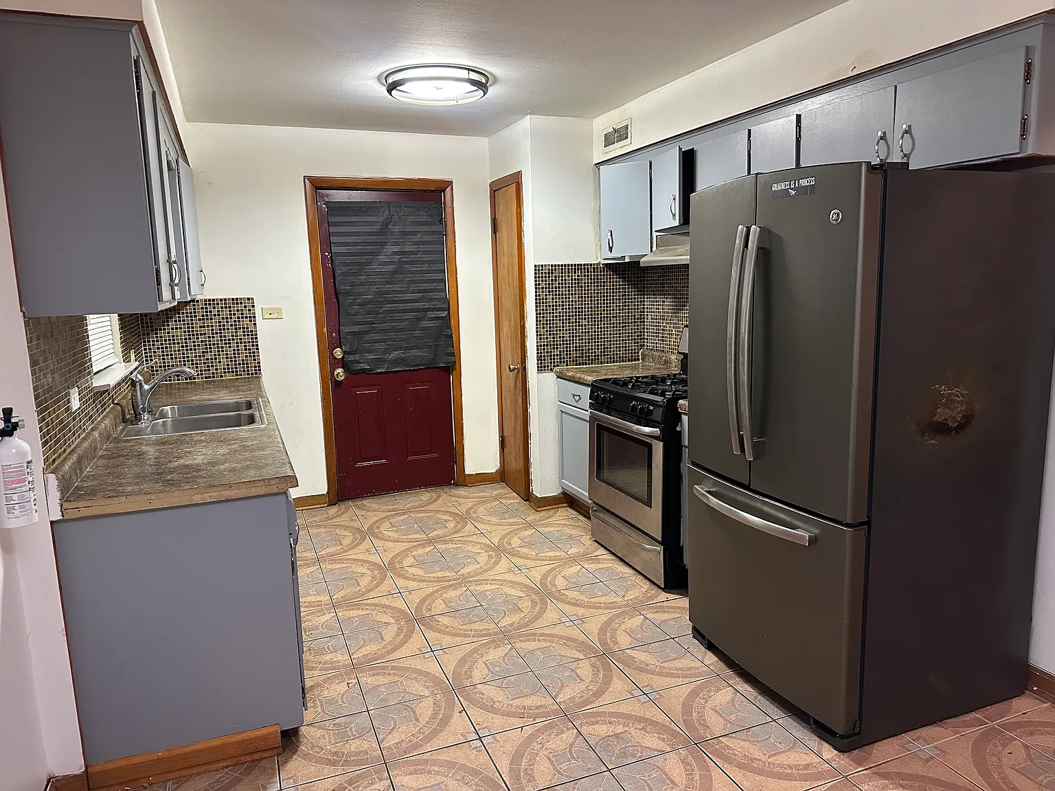 3 bed, 1.5 bath, 1250 sqft, $2,200 — Photo 1