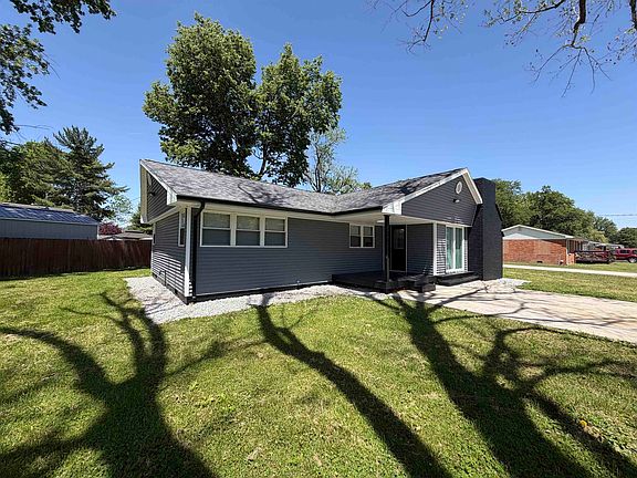 4th image of 453 Lake Dr