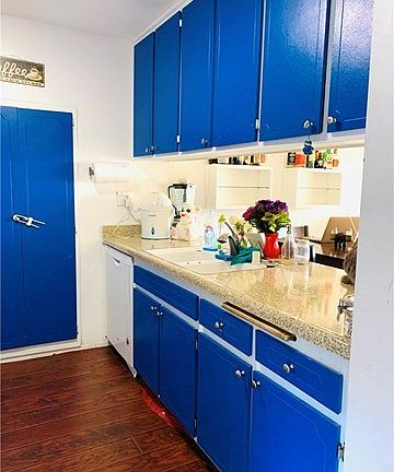 5th image of 1139 S Clifpark Cir #12E