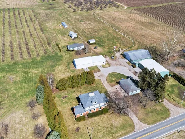 6629 N Branch Rd, Benton Harbor, MI 49022