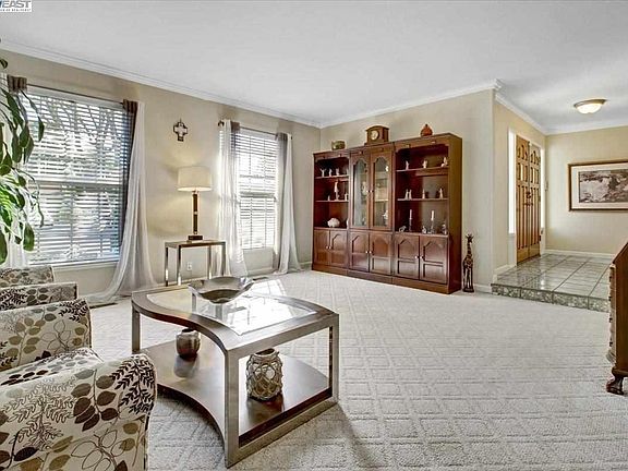 3rd image of 5801 Porto Alegre Dr