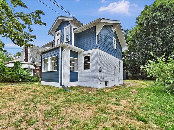 3rd image of 1584 Hampton Rd