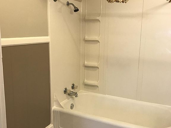 4th image of 436 W Washington St APT 2