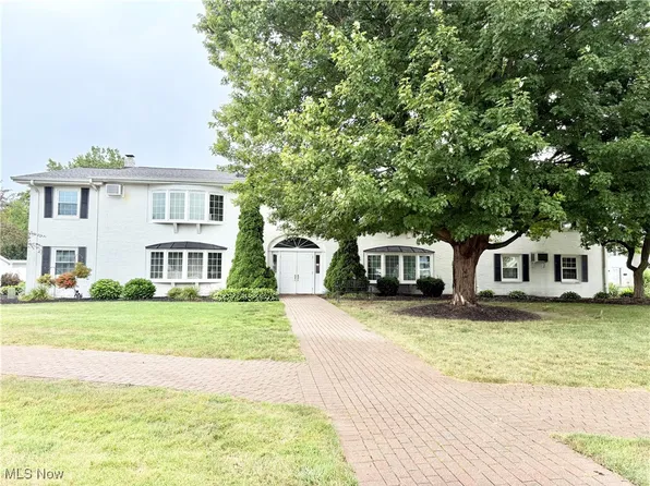 4 Meadowlawn Dr Unit 6, Mentor, OH 44060