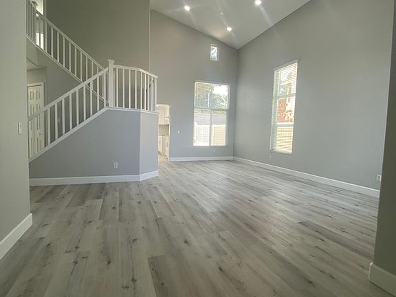 5th image of 1034 Mountain Grove Ln