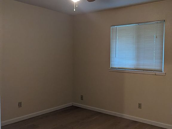 5th image of 1028 Illinois St APT A