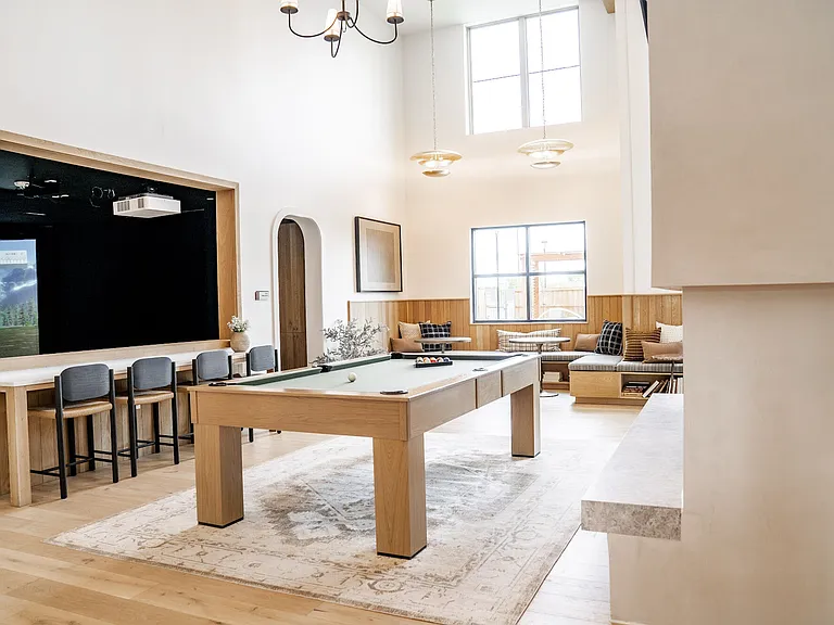 The Olsen — Photo 19