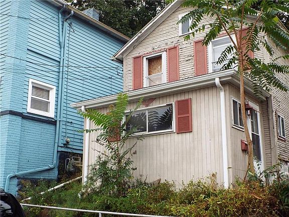 2nd image of 831 Prospect Ave