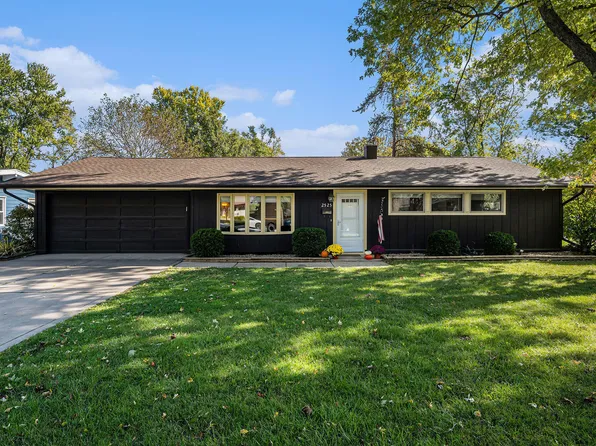 2525 Lakewood Dr, Dyer, IN 46311