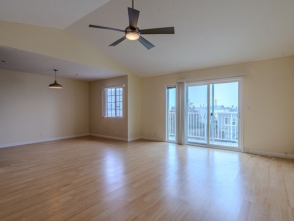 4th image of 1024 San Luis Cir Unit 724