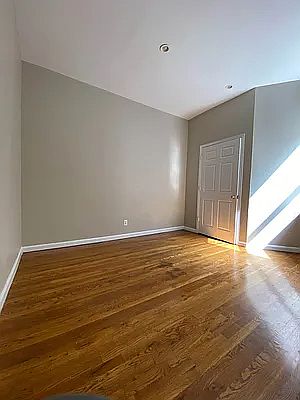 1st image of 433 E 80th St APT 14