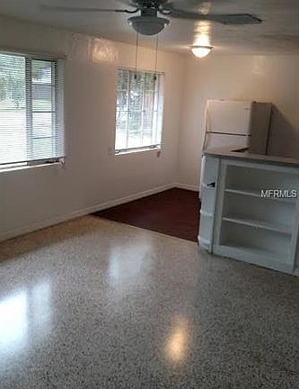 3rd image of 2122 Roselawn St