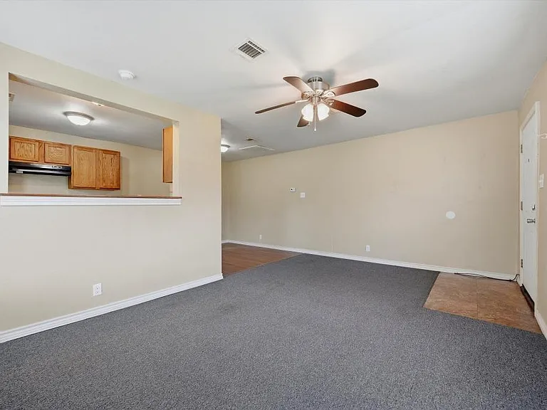 1810 N Alexander St — Photo 3