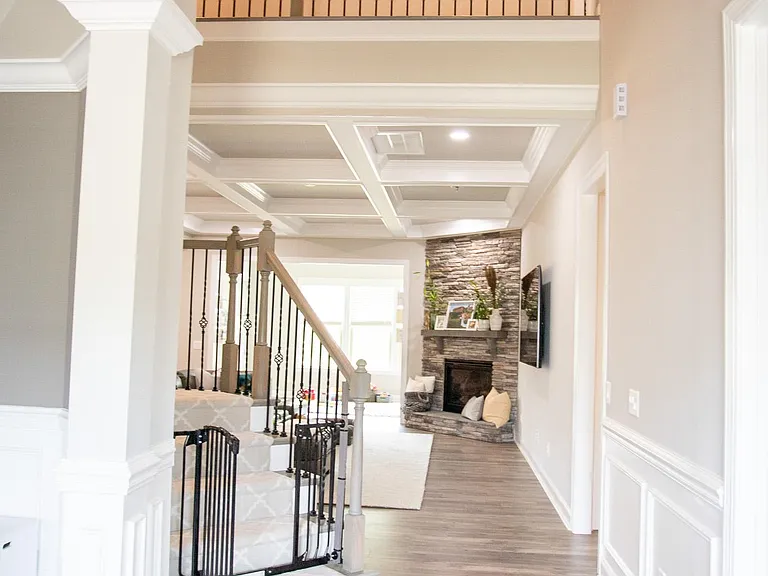 4045 Wiltshire Ln — Photo 2