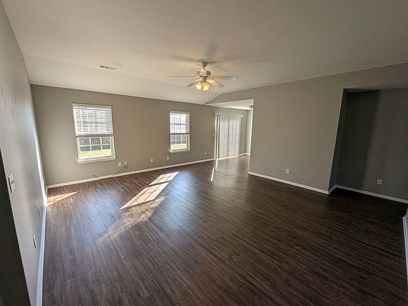 2nd image of 840 Ash Ct