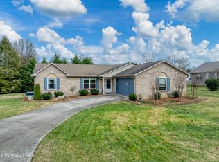 605 Brookhollow Trl, Maryville, TN 37804
