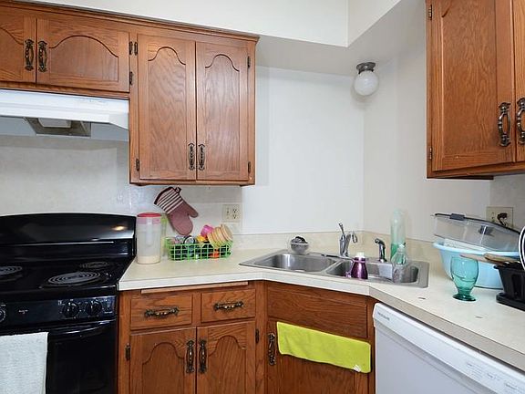 4th image of 2131 Bradley St
